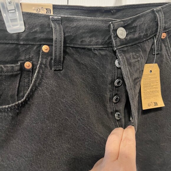 Levi Strauss & Co.501 Shorts-NWT-Black-Women's Distressed A high Rise-Button Fly - Picture 4 of 14